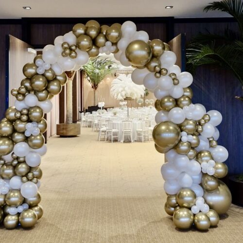 Organic style ballonboog Silver-white-gold